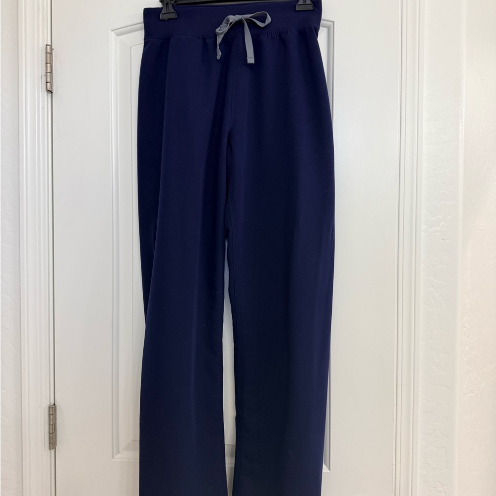 Figs High Waisted Livingston Basic Scrub Pants. NAVY. Small